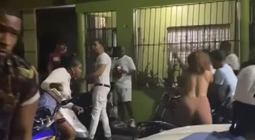 Fight Of Dominican Females Interrupted By Shooting