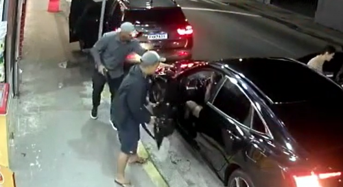 Man Carjacked At The Gunpoint