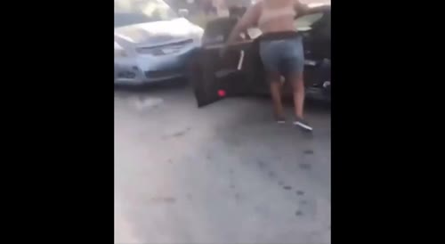 Shaniqua Got Mad, Shaniqua Kicked The Car, Shaniqua Broke Her Leg(repost)