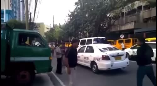 Taxi Driver Fights Motorist