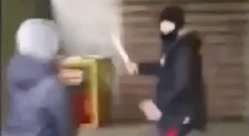 UK Thugs Fighting With Machete