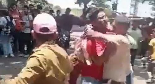 Vendors Attack Officer In India