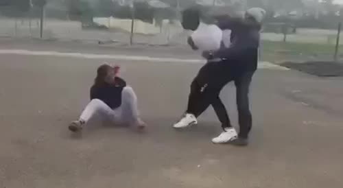 Guy Beats Women Who Slapped Him