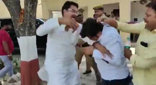 Politician Attacked By Opps In India