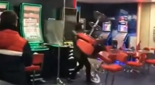 Unlucky Gambler Destroys Slot Machines Like a Maniac After Losing