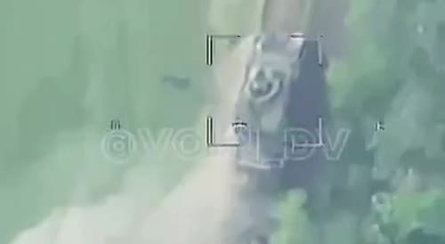 Lancet drone destroys Ukrainian equipment during evacuation