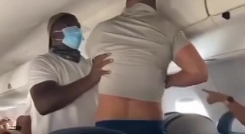 Passengers Fight on Airplane(repost)
