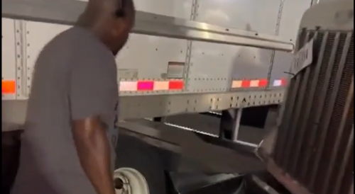 Trucker Freaks Out After His Vehicle Was Damaged