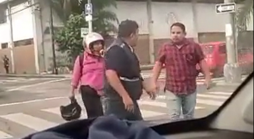 Road Rage Fight Breaks Out In Ecuador