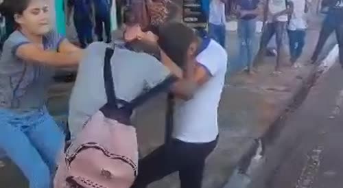 Unfair 2 On 1 Fight Of Brazilian Girls Over A Guy
