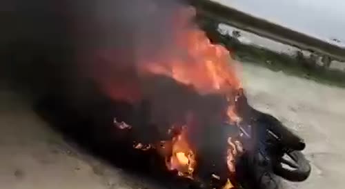 Haiti: A motorcycle thief burned the entire motorcycle on the Jacmel road at the Dirandis intersection