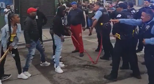 Chicago: tense standoff following weekend homicide in Lawndale