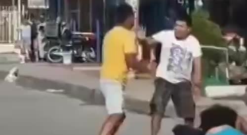 Neighbors Fight in Barranquilla, Colombia