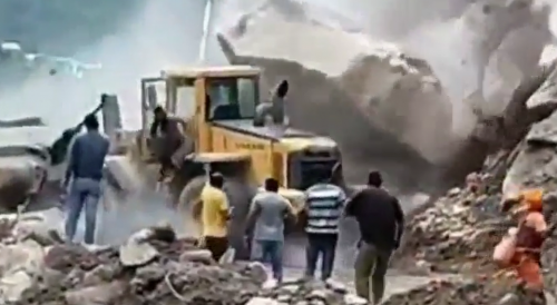 Landslide Nearly Kills Workers In India