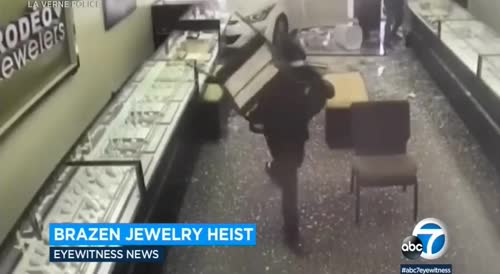 hugs Drives Right Through Jewelry Store In Broad Daylight In Commiefornia, Robbing 300k In Items WATCH TILL THE END