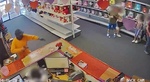 Robber Holds up Teddy Bear Store - kids inside