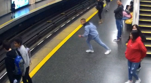 Man Jumps Under Train in Santiago Subway