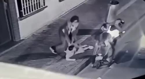 Girl Getting Shot During Robbery In Colombia