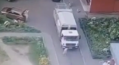Old Woman Killed By Garbage Truck In Russia