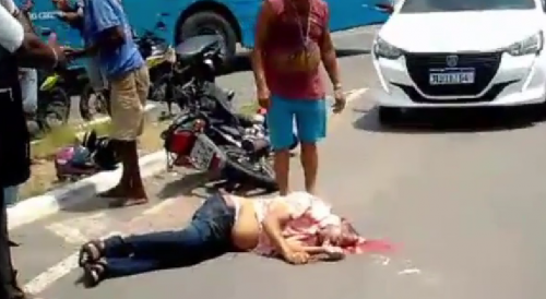 Motorcyclist`s Head Destroyed By Bus