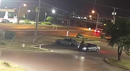 Dallas Undercover Cop Shoots Carjackers
