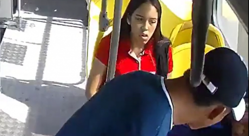 Bus Passengers Robbed At The Knifepoint In Ecuador