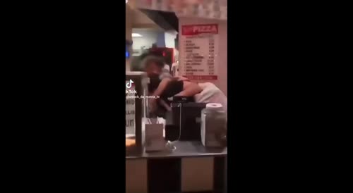 Pizzeria Workers Fight(repost)