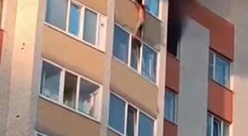 Russian Trying to Escape Apartment Fire Falls to His Death