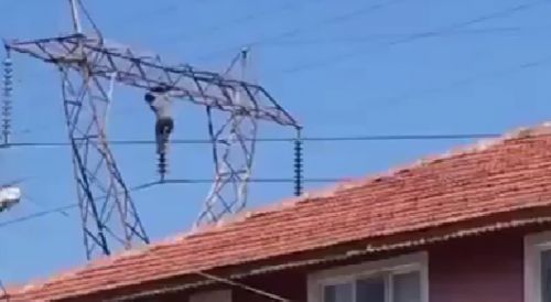 Depressed Man Dies on a Electric Pole in Turkey