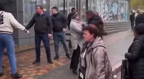 Fight Breaks Out At The Bus Stop Over Thrown Cigarette In Russia