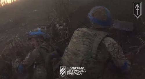 Ukrainian soldiers are trying to storm
