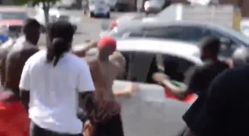 Group of scholars beat up a single man. This received no mainstream media attention(repost)