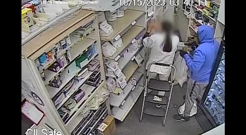 Texas Pharmacist Held At Gunpoint As Suspects Rob Walgreens
