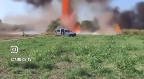 Plane plummets into ground near occupied vehicle(repost)