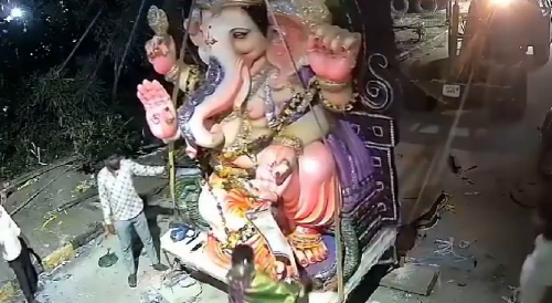Ganesha Idol Falls On Festival Goers