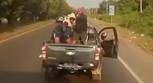 Truck Heist By Armed Gang In Ecuador