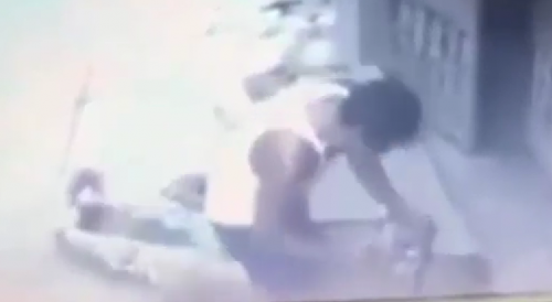 Philippino Woman Shared A Video Of Her Father Getting Stabbed Over An Old Rivalry