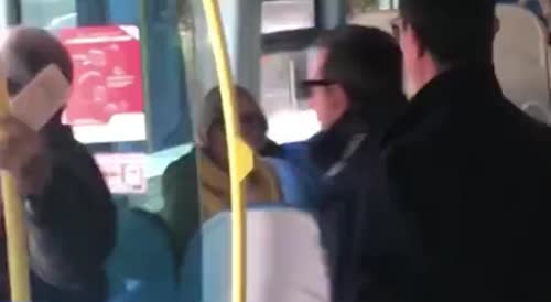 Immigrant Who Refused To Pay Kicked Out Of The Bus In Italy