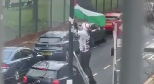 Ladder Fight breaks Out In London After Good Samaritan Removes The Palestine Flag
