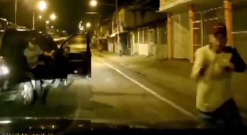 Driver Escapes From An Armed Robbers In Ecuador