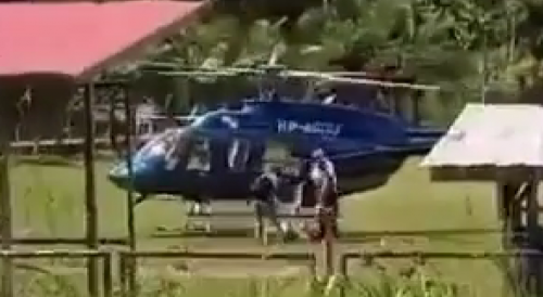 Pilot battles to save his helicopter in Panama