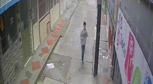 Guy in Bogota stabbed in the back by two robbers