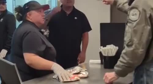 Moron Slaps Taco Bell Worker Because HE Microwaved Tin Foil