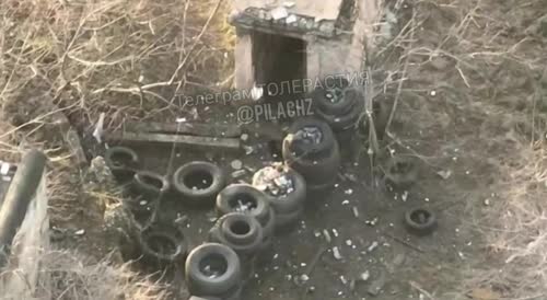 A kamikaze drone flew into the Ukrainian's toilet again