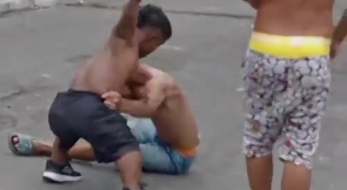 Midget Involved In Drunken Fight In Guayaquil, Ecuador