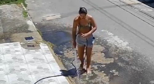 Damn, She Nearly Dies While Washing The Street