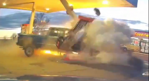 Truck Destroys The Gas Station In New Mexico