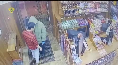 Knifeman Robs The Store Where He Worked A Month Before