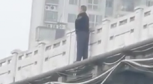 Retired Officer Drowns After Jumping From The Bridge In China