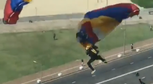 2 Base Jumpers Get Their Parachutes Tangled